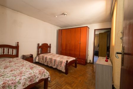 Casa à venda com 225m², 4 quartos e 2 vagas Casa à venda com 225m², 4 quartos e 2 vagasQuarto 2