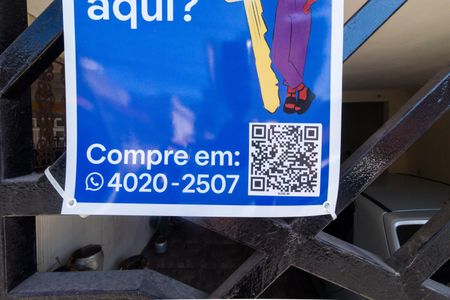 Casa à venda com 225m², 4 quartos e 2 vagas Casa à venda com 225m², 4 quartos e 2 vagasPlaca instalada