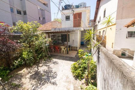 Casa à venda com 225m², 4 quartos e 2 vagas Casa à venda com 225m², 4 quartos e 2 vagasVista externa Casa 1