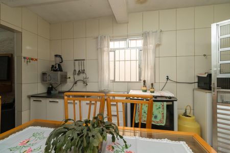 Casa à venda com 225m², 4 quartos e 2 vagas Casa à venda com 225m², 4 quartos e 2 vagasCozinha 1