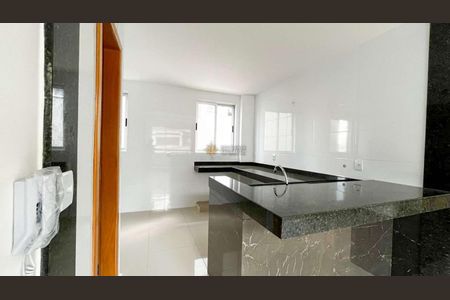 Apartamento à venda com 2 quartos, 66m² em Vila Paris, Belo Horizonte