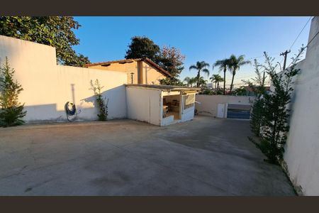 Casa à venda com 160m², 2 quartos e 10 vagas