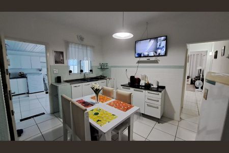 Casa à venda com 160m², 2 quartos e 10 vagas