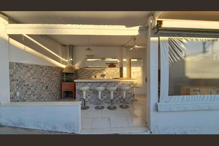 Casa à venda com 160m², 2 quartos e 10 vagas