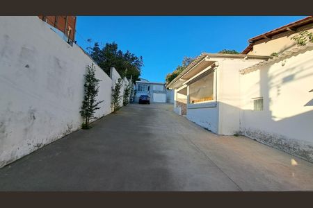 Casa à venda com 160m², 2 quartos e 10 vagas