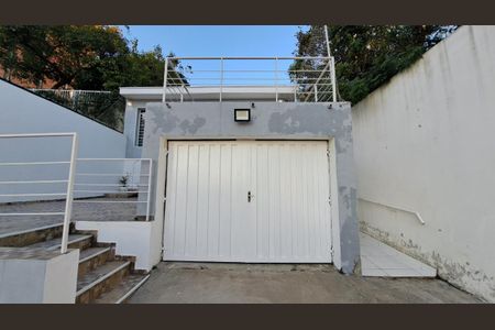 Casa à venda com 160m², 2 quartos e 10 vagas