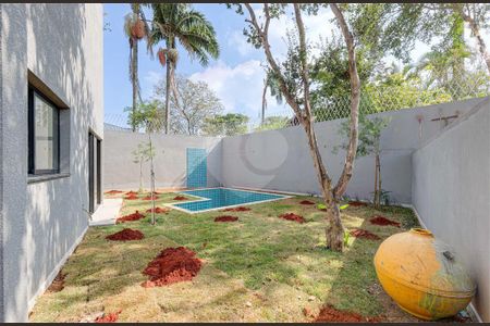 Casa à venda com 4 quartos, 680m² em Jardim Prudência, São Paulo