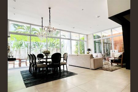 Casa à venda com 4 quartos, 430m² em Pinheiros, São Paulo