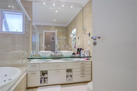 Casa à venda com 3 quartos, 227m² em Santo Amaro, São Paulo