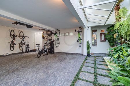 Casa à venda com 3 quartos, 227m² em Santo Amaro, São Paulo