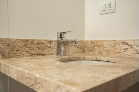 Casa à venda com 200m², 3 quartos e 3 vagasBanheiro da Suíte 2