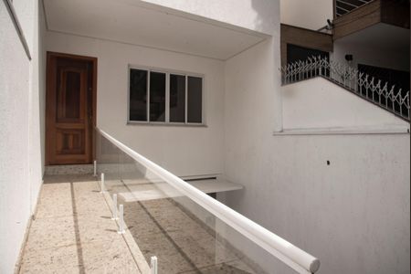 Casa à venda com 200m², 3 quartos e 3 vagasHall de entrada