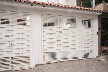 Casa à venda com 200m², 3 quartos e 3 vagasFrente