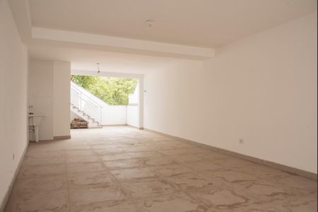 Casa à venda com 200m², 3 quartos e 3 vagasGaragem/Área de serviço