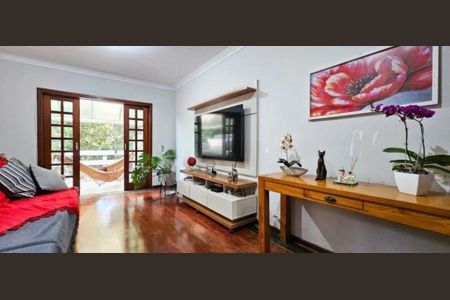 Foto 01 de casa de condomínio à venda com 3 quartos, 179m² em Jardim das Vertentes, São Paulo