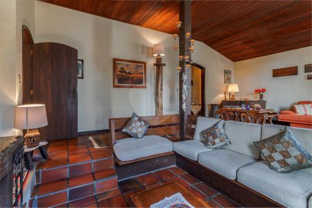 Casa à venda com 3 quartos, 252m² em Jardim dos Estados, São Paulo