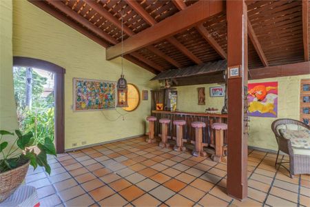 Casa à venda com 3 quartos, 252m² em Jardim dos Estados, São Paulo