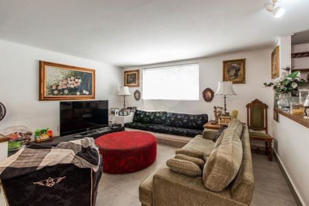 Casa à venda com 4 quartos, 485m² em Vila Sofia, São Paulo