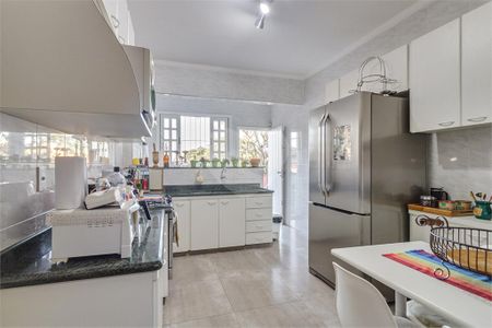 Casa à venda com 4 quartos, 209m² em Jardim Los Angeles, São Paulo