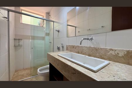 Apartamento à venda com 238m², 4 quartos e 2 vagasbanho