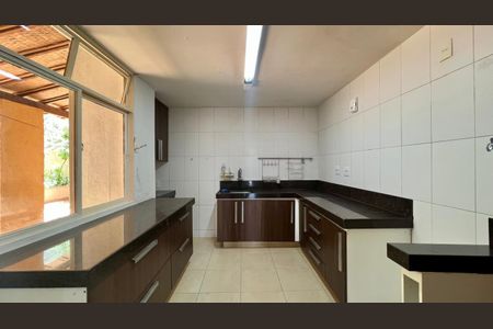 Apartamento à venda com 238m², 4 quartos e 2 vagascozinha
