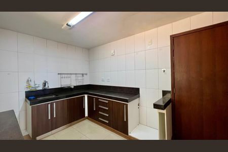 Apartamento à venda com 238m², 4 quartos e 2 vagascozinha
