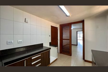Apartamento à venda com 238m², 4 quartos e 2 vagascozinha