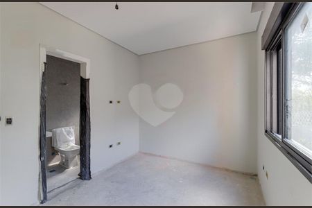 Casa à venda com 680m², 4 quartos e 3 vagas