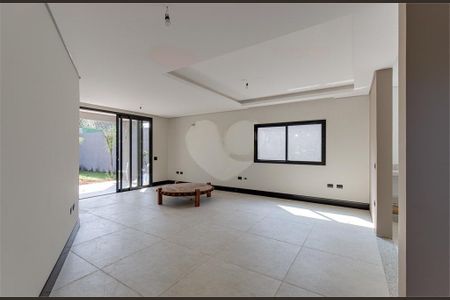 Casa à venda com 680m², 4 quartos e 3 vagas