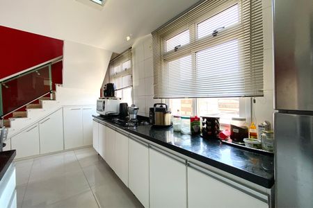 Apartamento para alugar com 216m², 3 quartos e 3 vagasCozinha