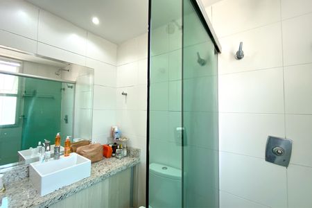 Apartamento para alugar com 216m², 3 quartos e 3 vagasBanheiro da Suíte 1