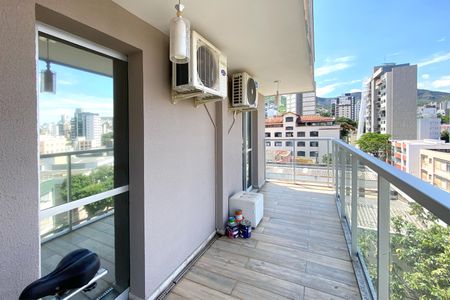 Apartamento para alugar com 216m², 3 quartos e 3 vagasVaranda da Suite 1