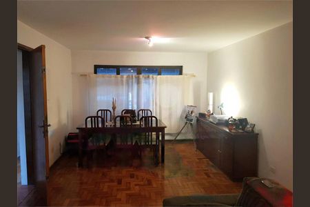 Casa à venda com 130m², 3 quartos e 2 vagas