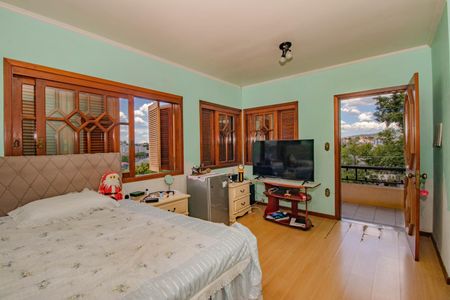 Casa à venda com 332m², 5 quartos e 4 vagasSuíte Master