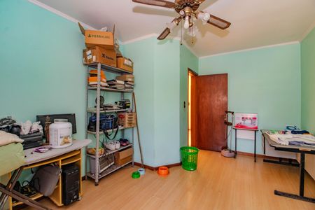 Casa à venda com 332m², 5 quartos e 4 vagasQuarto