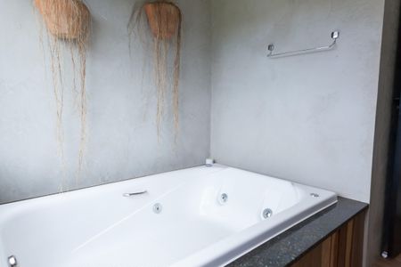 Casa de condomínio à venda com 280m², 3 quartos e 4 vagas Casa de condomínio à venda com 280m², 3 quartos e 4 vagasBanheiro suite