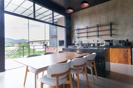 Casa de condomínio à venda com 280m², 3 quartos e 4 vagas Casa de condomínio à venda com 280m², 3 quartos e 4 vagasCozinha / sala de jantar