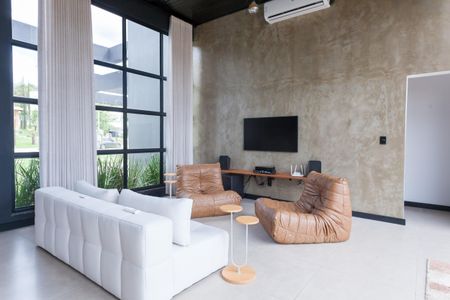 Casa de condomínio à venda com 280m², 3 quartos e 4 vagas Casa de condomínio à venda com 280m², 3 quartos e 4 vagasSala de TV