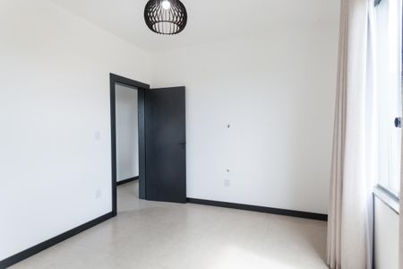 Casa de condomínio à venda com 280m², 3 quartos e 4 vagas Casa de condomínio à venda com 280m², 3 quartos e 4 vagasquarto 2