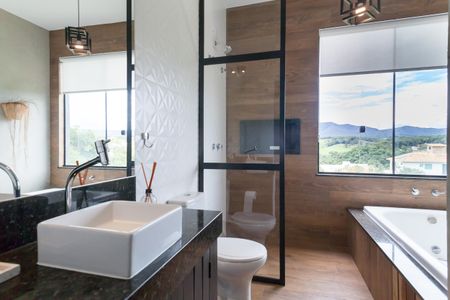 Casa de condomínio à venda com 280m², 3 quartos e 4 vagas Casa de condomínio à venda com 280m², 3 quartos e 4 vagasBanheiro suite