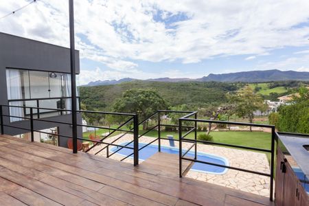 Casa de condomínio à venda com 280m², 3 quartos e 4 vagas Casa de condomínio à venda com 280m², 3 quartos e 4 vagasdeck churrasqueira