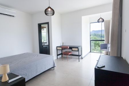 Casa de condomínio à venda com 280m², 3 quartos e 4 vagas Casa de condomínio à venda com 280m², 3 quartos e 4 vagassuite