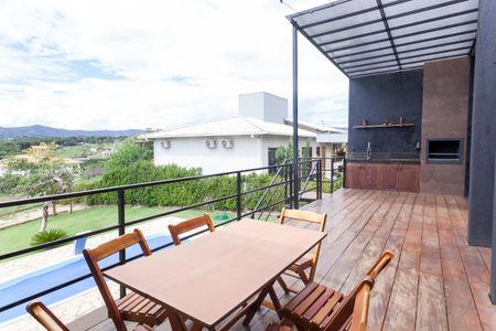 Casa de condomínio à venda com 280m², 3 quartos e 4 vagas Casa de condomínio à venda com 280m², 3 quartos e 4 vagasdeck churrasqueira