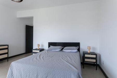 Casa de condomínio à venda com 280m², 3 quartos e 4 vagas Casa de condomínio à venda com 280m², 3 quartos e 4 vagassuite