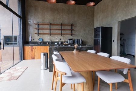 Casa de condomínio à venda com 280m², 3 quartos e 4 vagas Casa de condomínio à venda com 280m², 3 quartos e 4 vagasCozinha / sala de jantar
