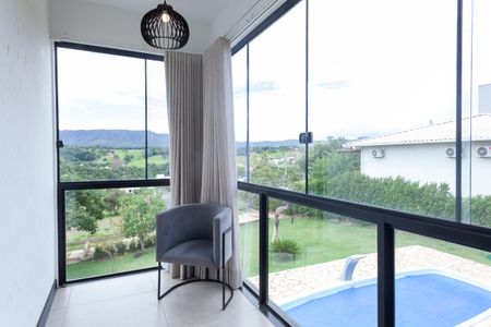 Casa de condomínio à venda com 280m², 3 quartos e 4 vagas Casa de condomínio à venda com 280m², 3 quartos e 4 vagasVaranda suite