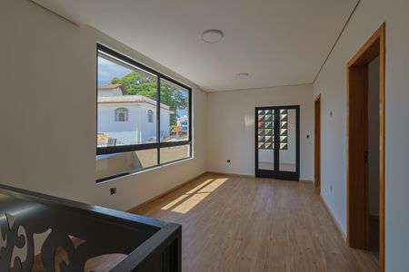Casa à venda com 326m², 5 quartos e 4 vagasSala 2