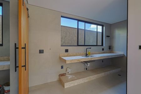 Casa à venda com 326m², 5 quartos e 4 vagasCozinha
