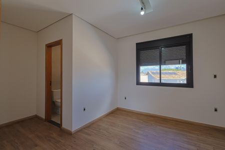 Casa à venda com 326m², 5 quartos e 4 vagasSuíte 2