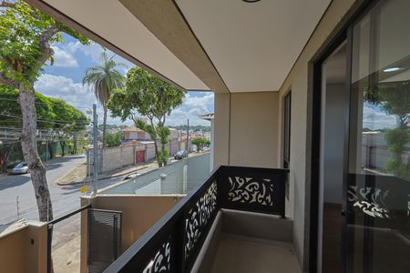 Casa à venda com 326m², 5 quartos e 4 vagasSuíte 3